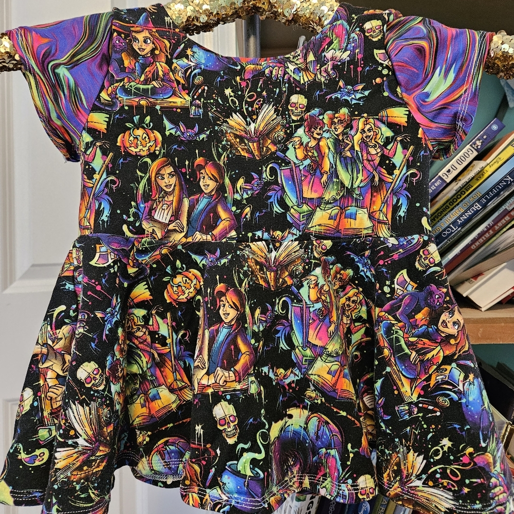 Hocus Pocus & other great Halloween custom made Halloween top 🧡